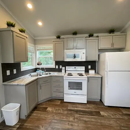 Charming Tiny Home! Close To Oxford, Sardis Lake, Safari Animal Zoo Exterior photo