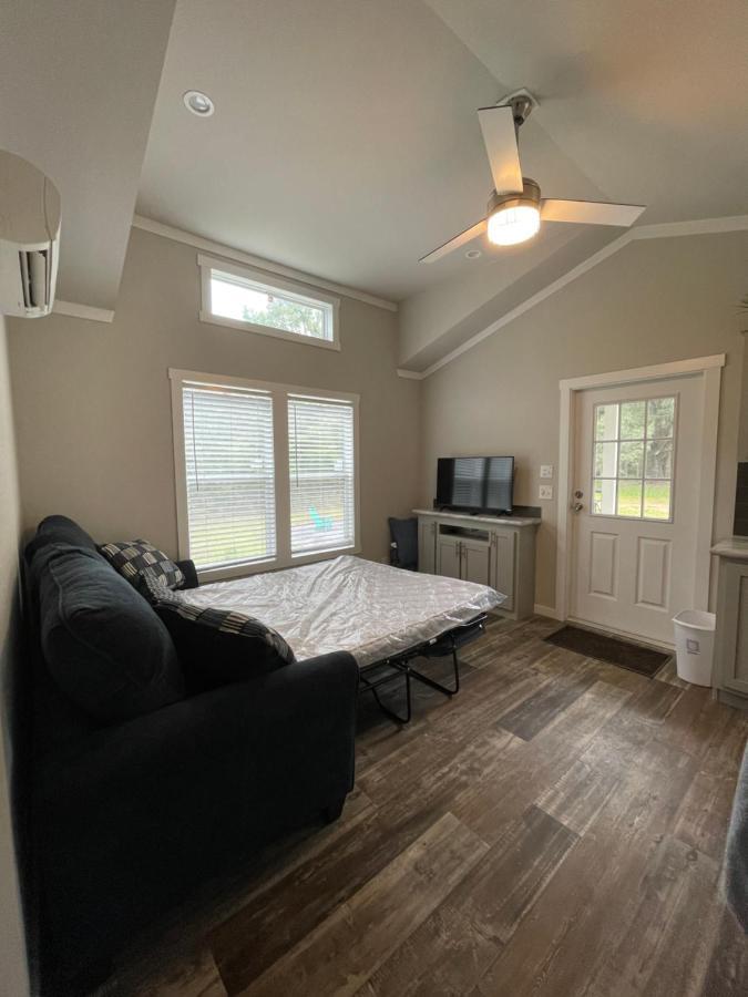 Charming Tiny Home! Close To Oxford, Lake, Safari Animal Zoo