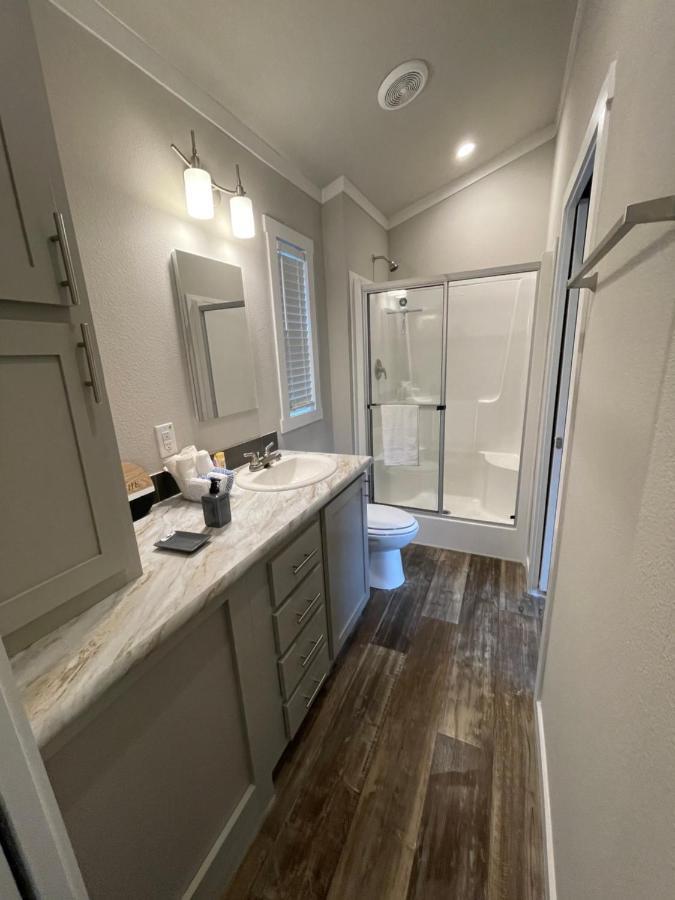 Charming Tiny Home! Close To Oxford, Lake, Safari Animal Zoo Sardis