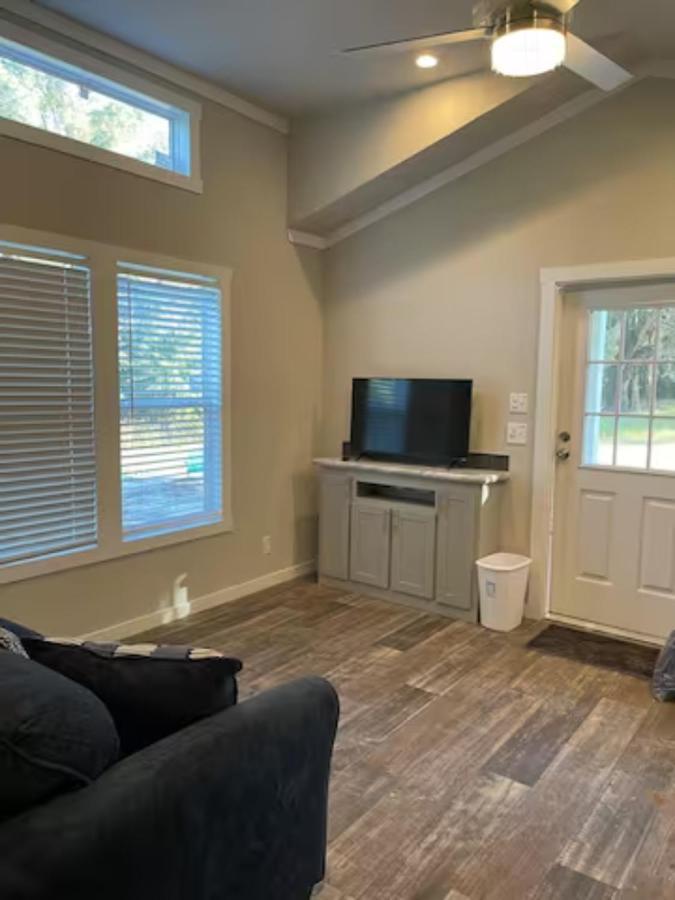 Charming Tiny Home! Close To Oxford, Lake, Safari Animal Zoo Sardis